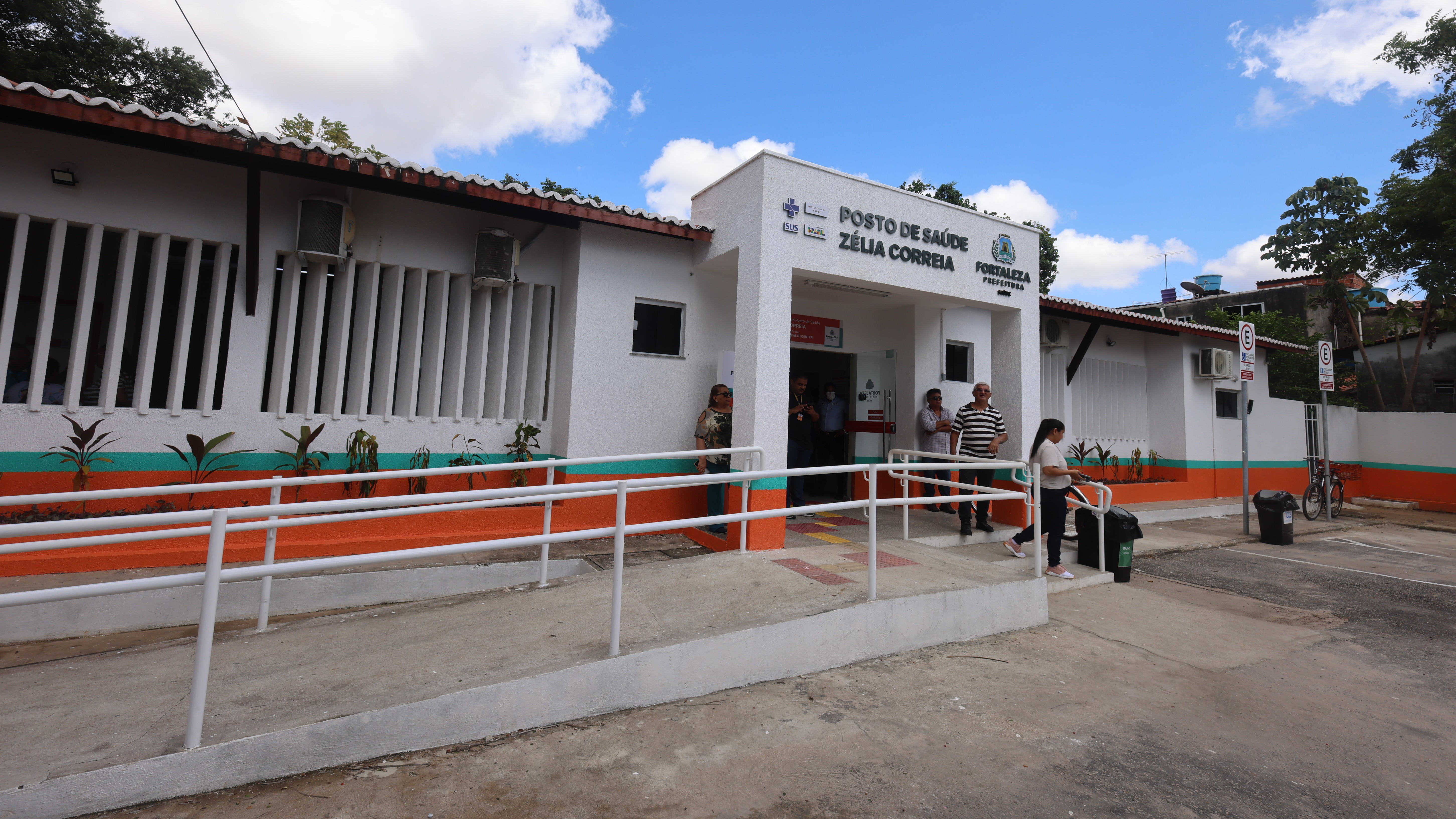 fachada de um posto de saúde